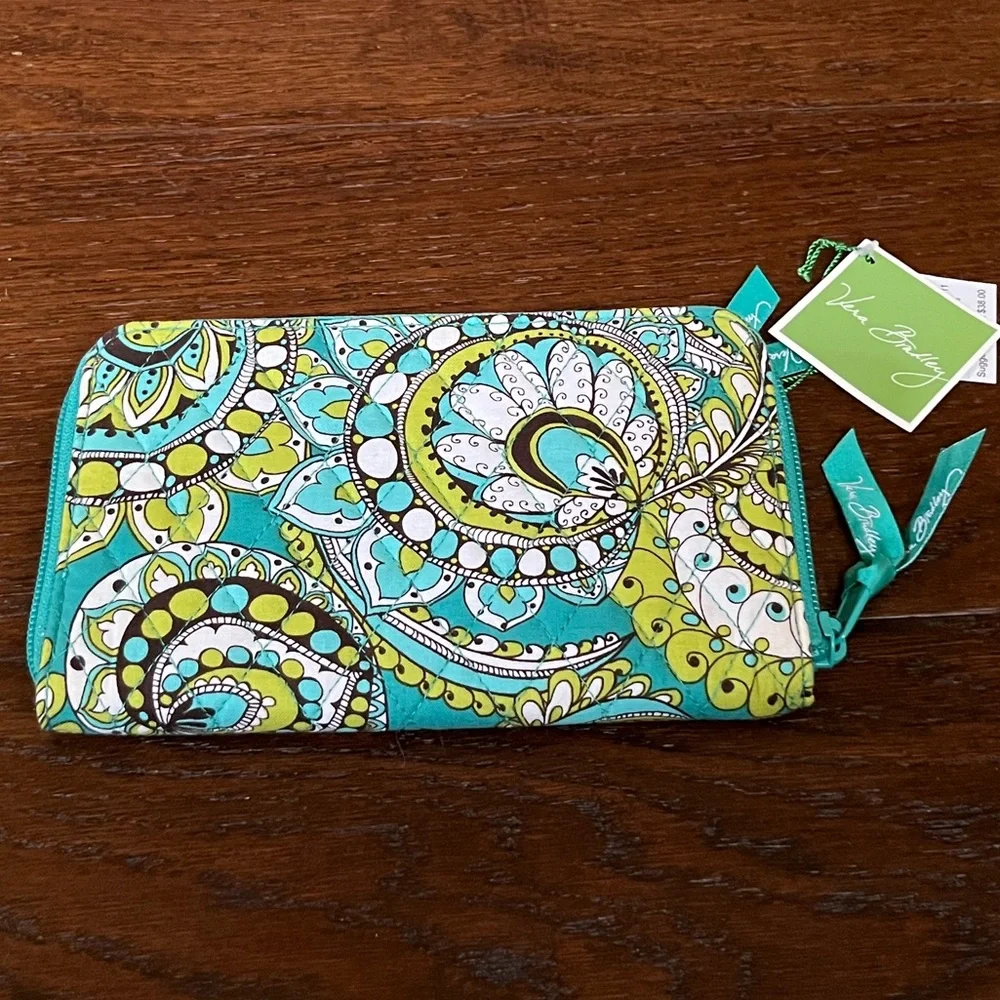 Vera Bradley Peacock Zip Around Wallet NWT Quilted Cotton Travel Organizer